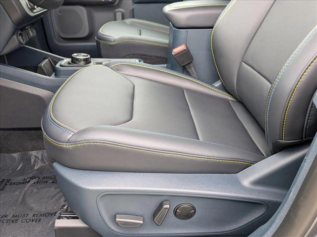 2025 Ford Maverick photo 4