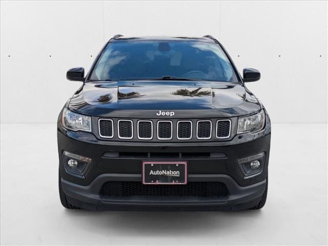 Used 2018 Jeep Compass Latitude with VIN 3C4NJCBB1JT469105 for sale in Tustin, CA