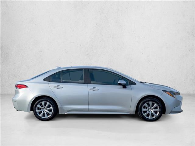2022 Toyota Corolla LE photo 4