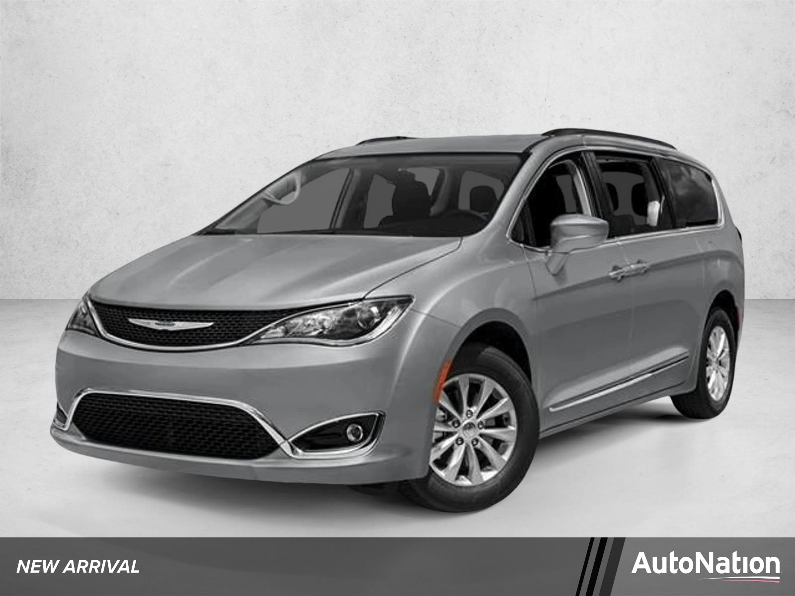 2019 Chrysler Pacifica Touring L's photo