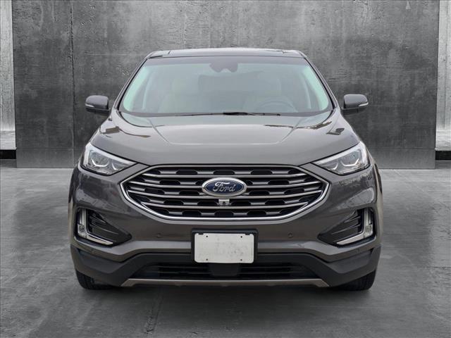 2019 Ford Edge Titanium photo 2