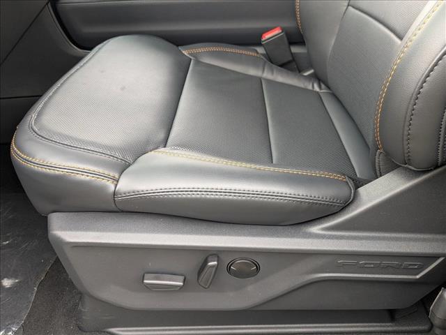 2025 Ford Expedition photo 4