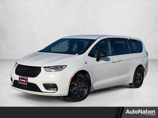 2024 Chrysler Pacifica PHEV Select
