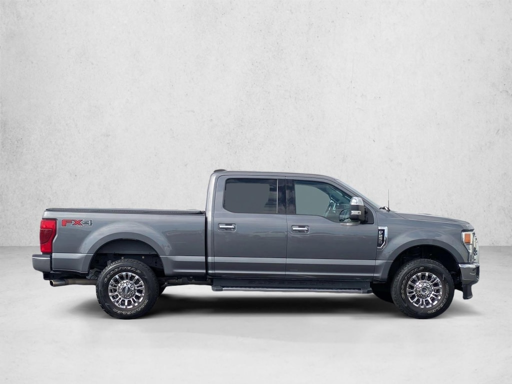 Used 2022 Ford F-250 XLT Truck Crew Cab
