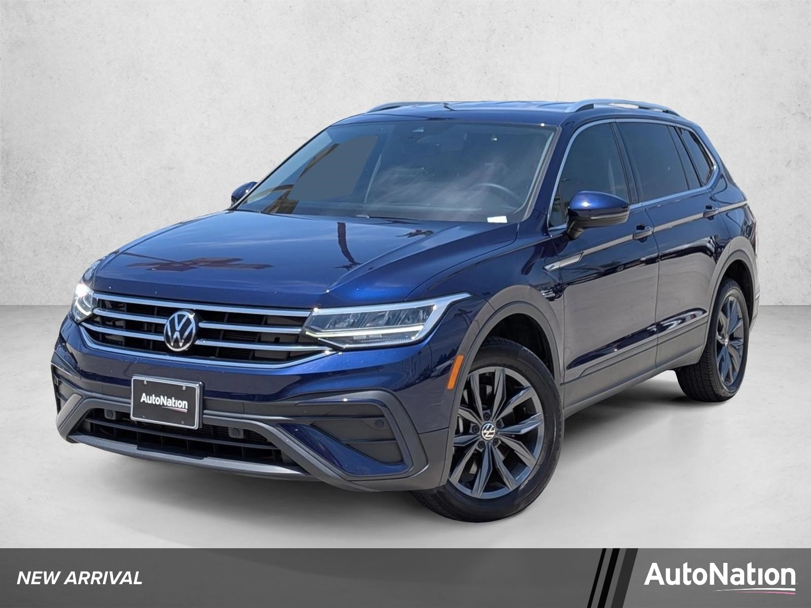2022 Volkswagen Tiguan 2.0T SE's photo