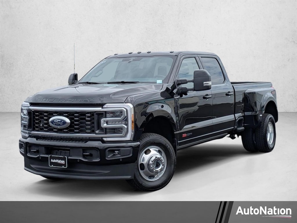 New 2026 Ford F-350 Platinum Truck Crew Cab