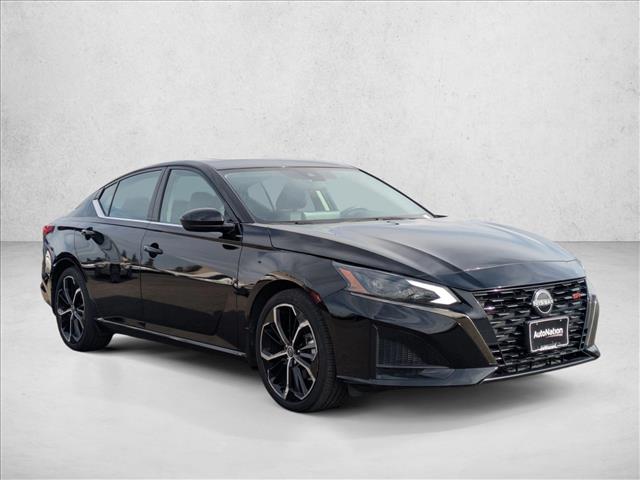 2023 Nissan Altima 2.5 SR photo 3