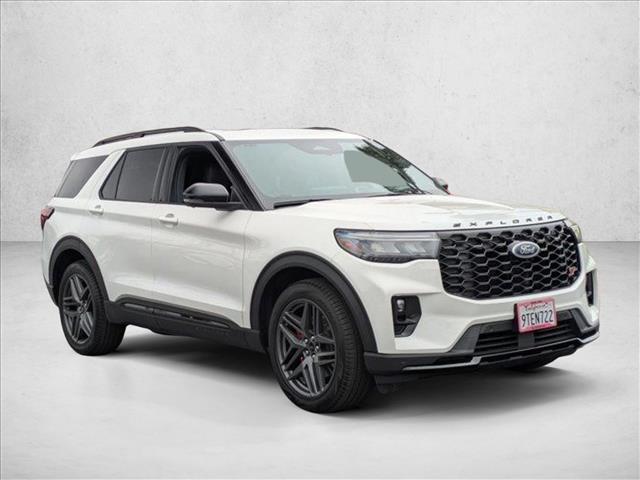 2025 Ford Explorer ST photo 2