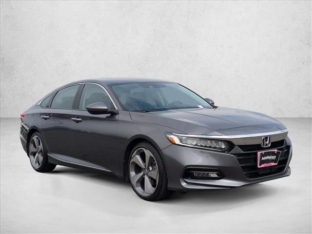 2018 Honda Accord Touring 2.0T photo 3