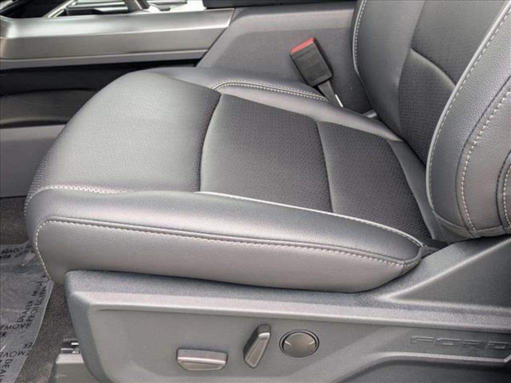 New 2025 Ford F-150 LARIAT Truck SuperCrew Cab