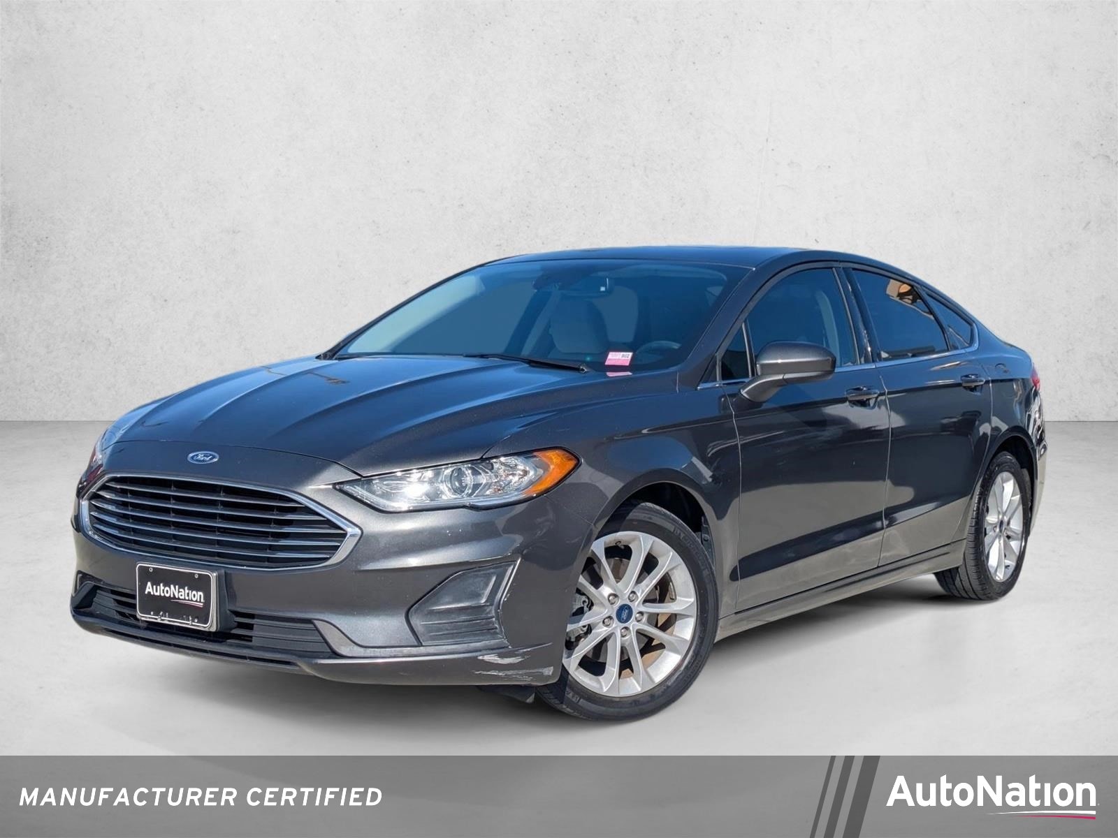 2020 Ford Fusion SE's photo
