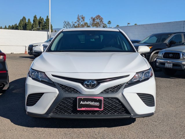 2019 Toyota Camry SE photo 2