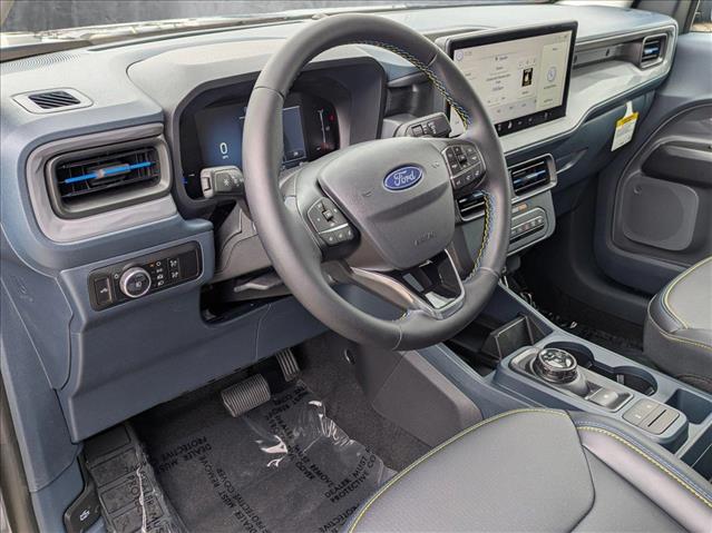 2025 Ford Maverick photo 3