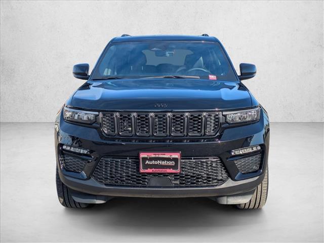 2025 Jeep Grand Cherokee Limited photo 2