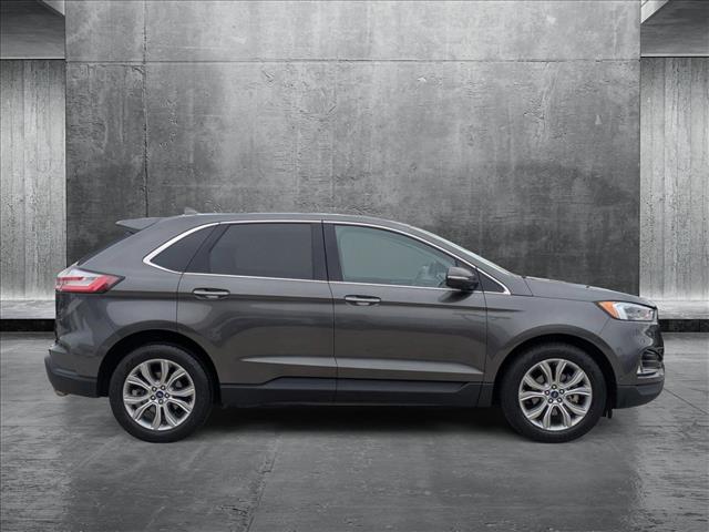 2019 Ford Edge Titanium photo 4