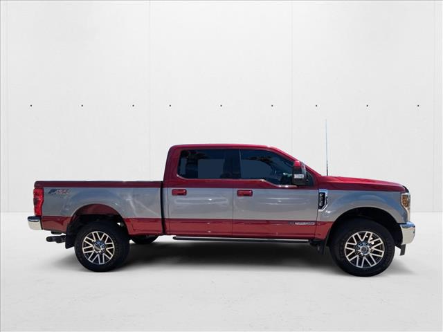 2019 Ford F-250 Lariat photo 2