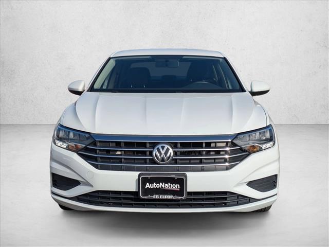 2021 Volkswagen Jetta SE photo 2