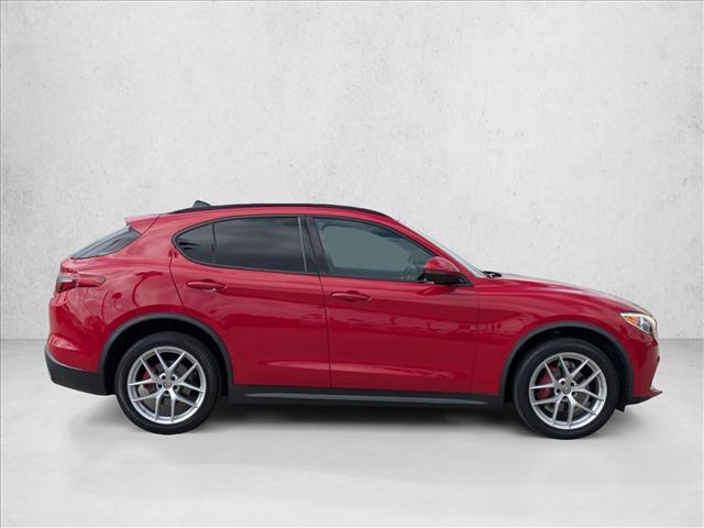 2019 Alfa Romeo Stelvio Ti Sport photo 4