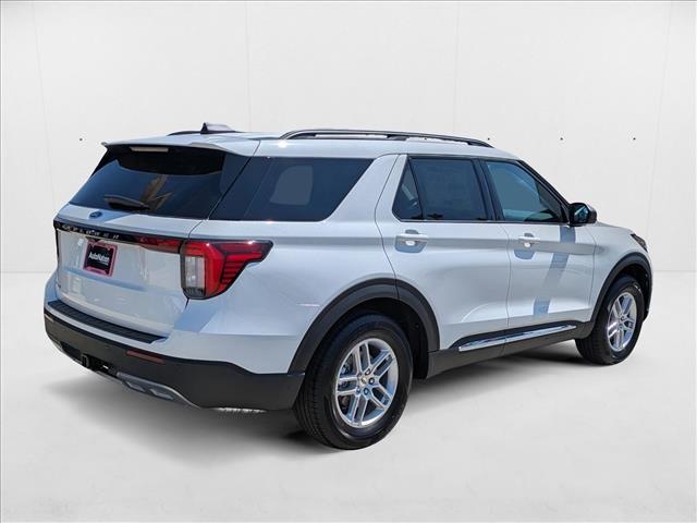 2025 Ford Explorer photo 2