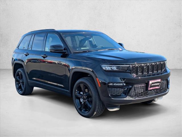 2025 Jeep Grand Cherokee Limited photo 3