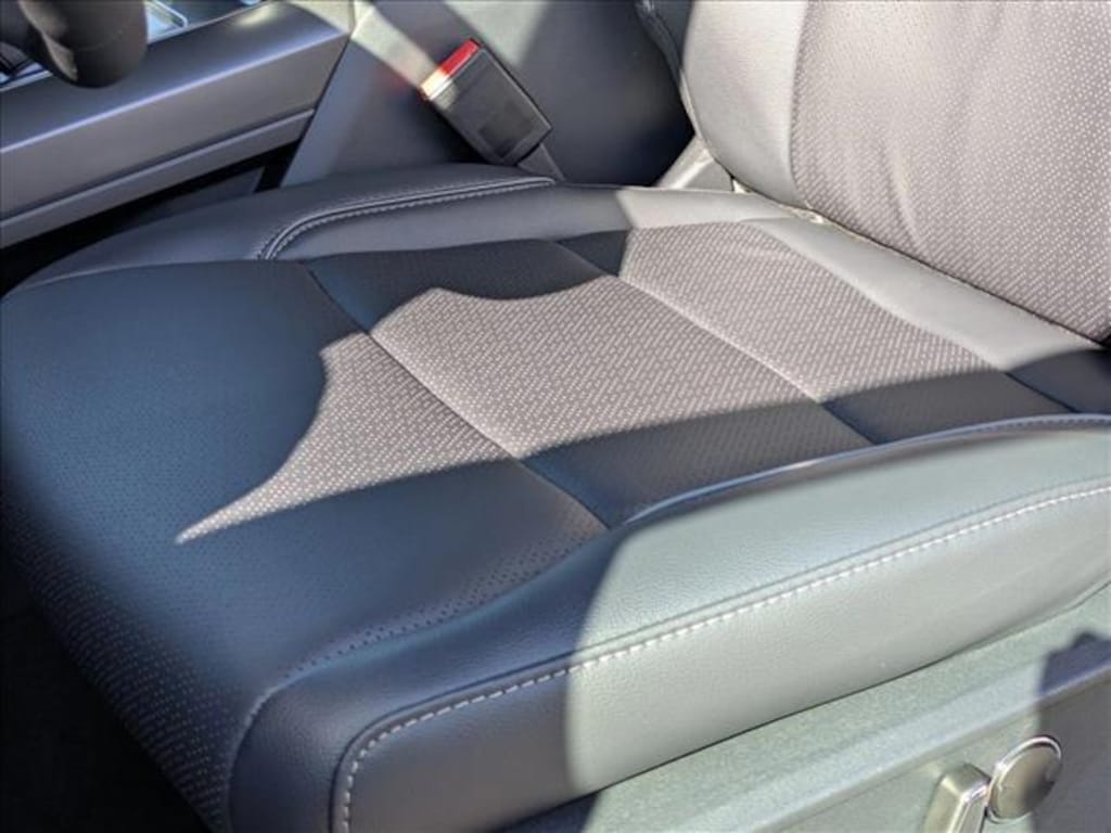 New 2025 Ford F-150 LARIAT Truck SuperCrew Cab