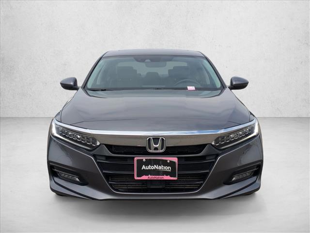 2018 Honda Accord Touring 2.0T photo 2