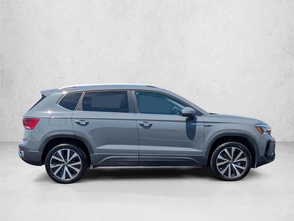 Used 2024 Volkswagen Taos SE SUV