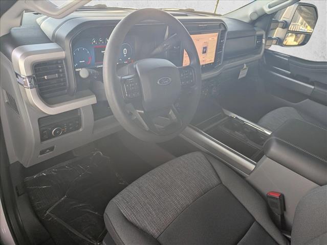 2025 Ford F-250 photo 3