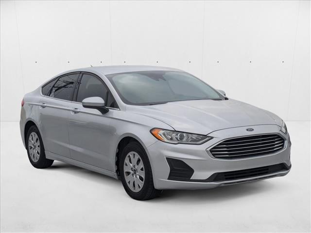 2019 Ford Fusion S photo 3