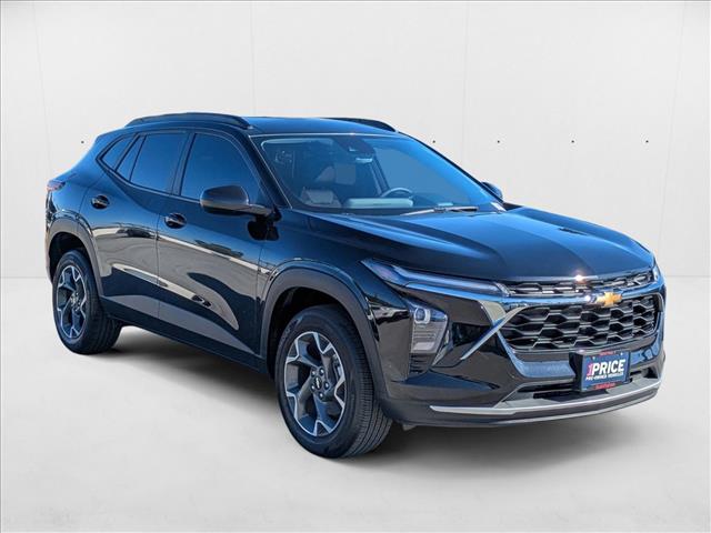 2024 Chevrolet Trax LT photo 3