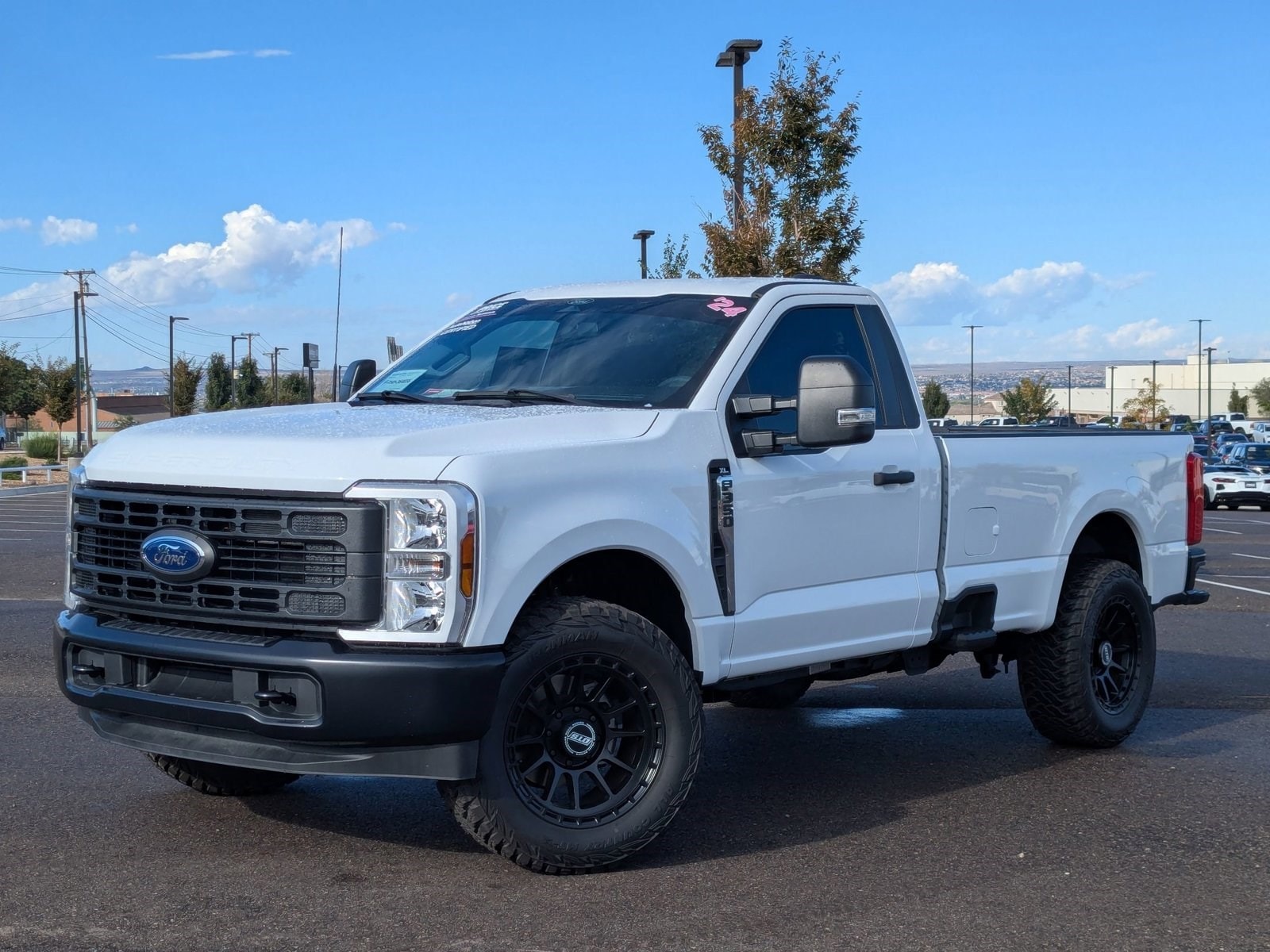 2024 Ford F-350 Super Duty XL's photo
