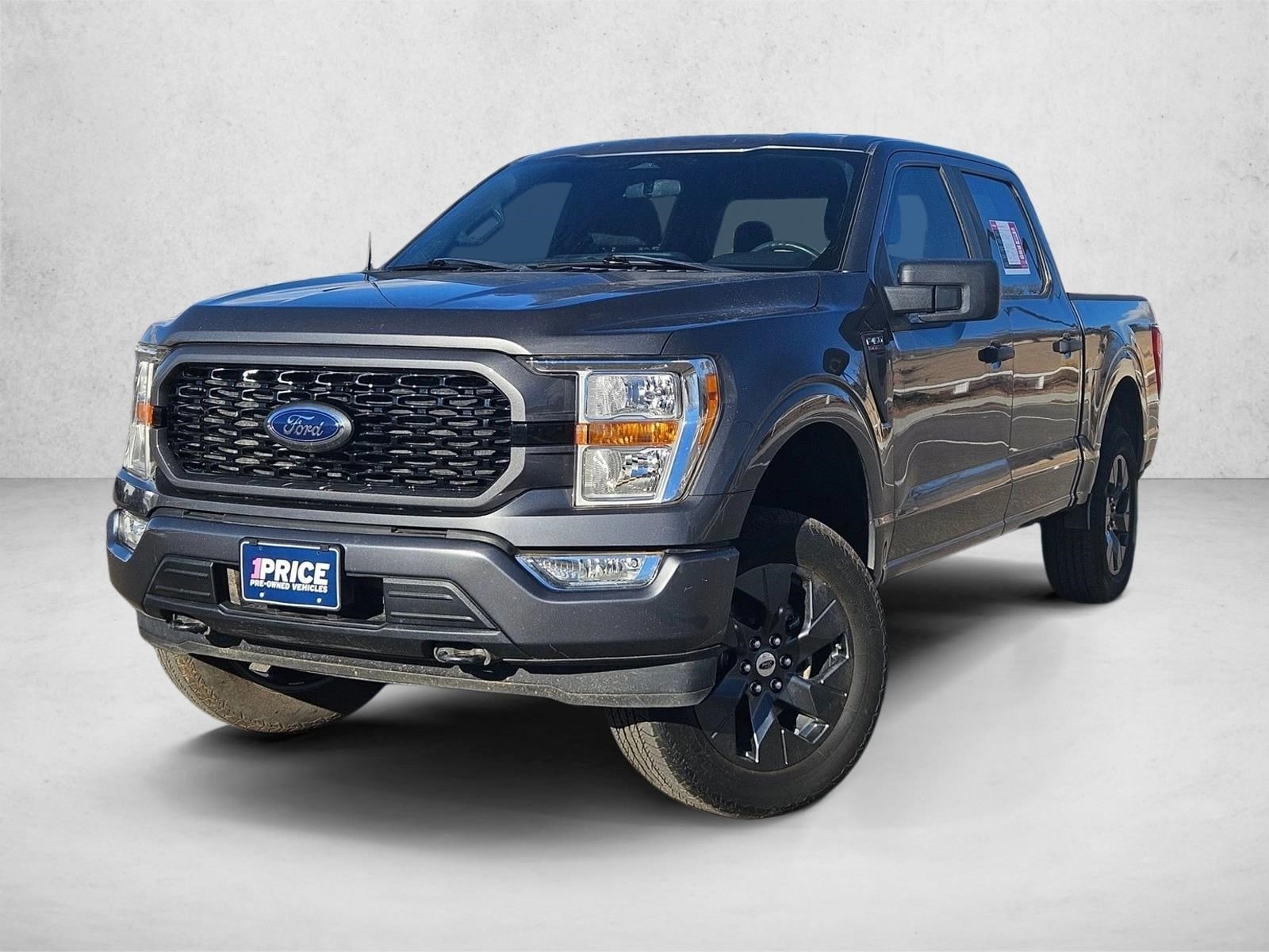 2021 Ford F-150 XL's photo