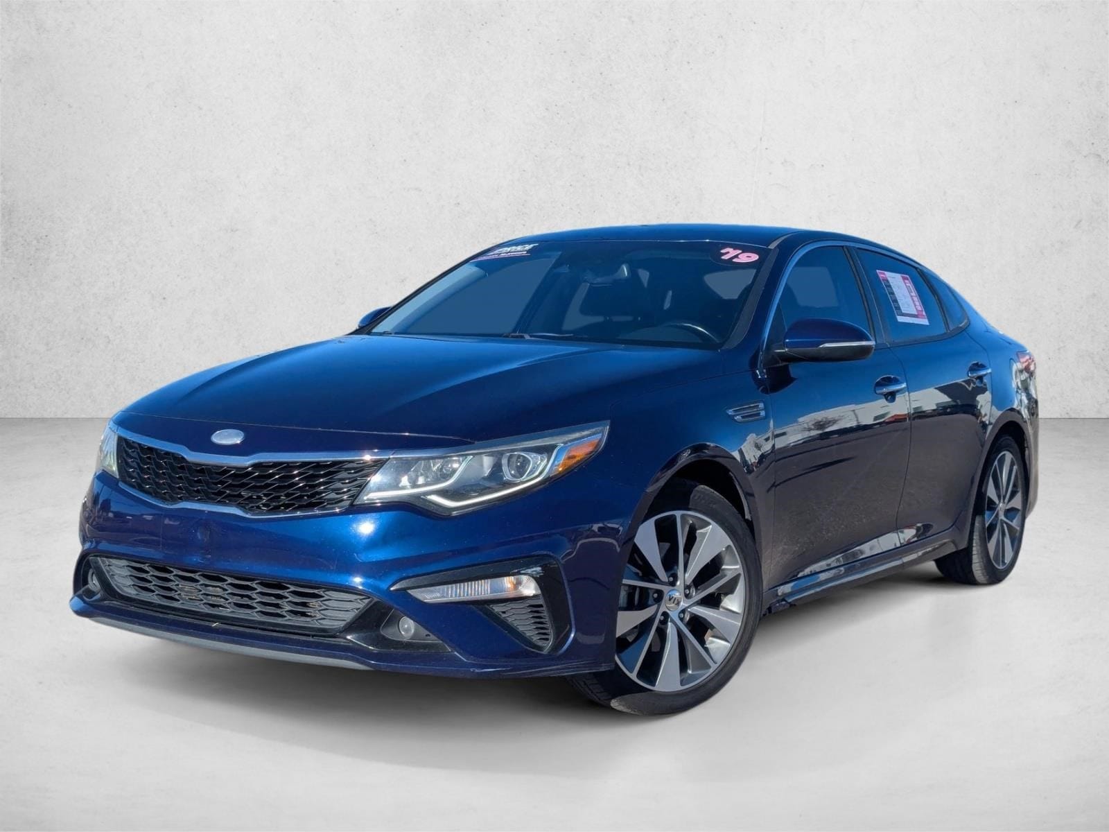 2019 Kia Optima S's photo