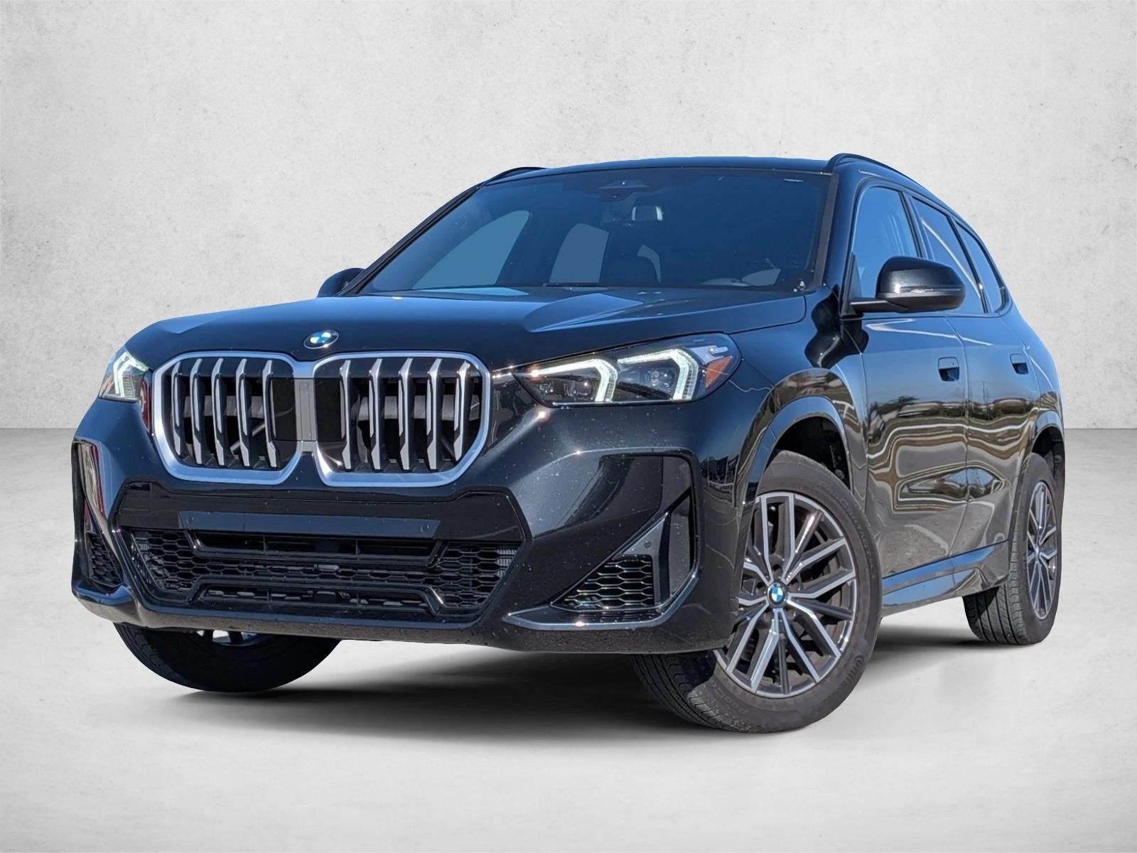 2025 BMW X1 28i's photo