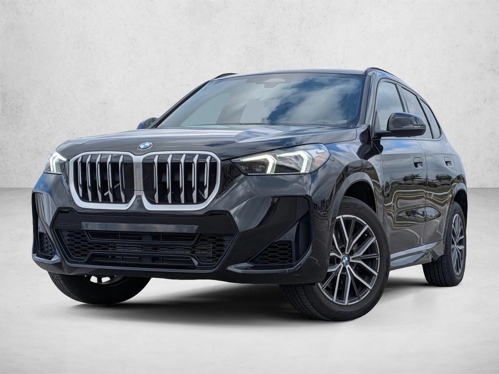 2025 BMW X1 28i's photo