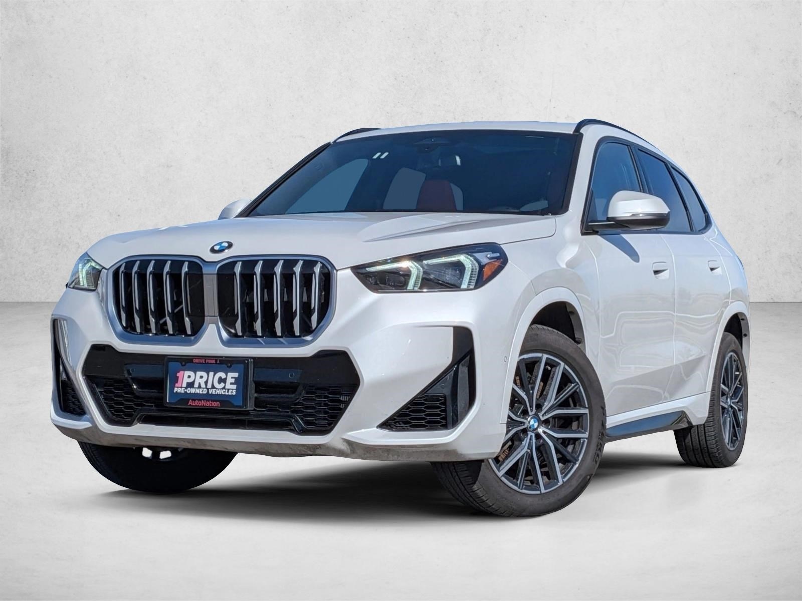 2025 BMW X1 28i's photo