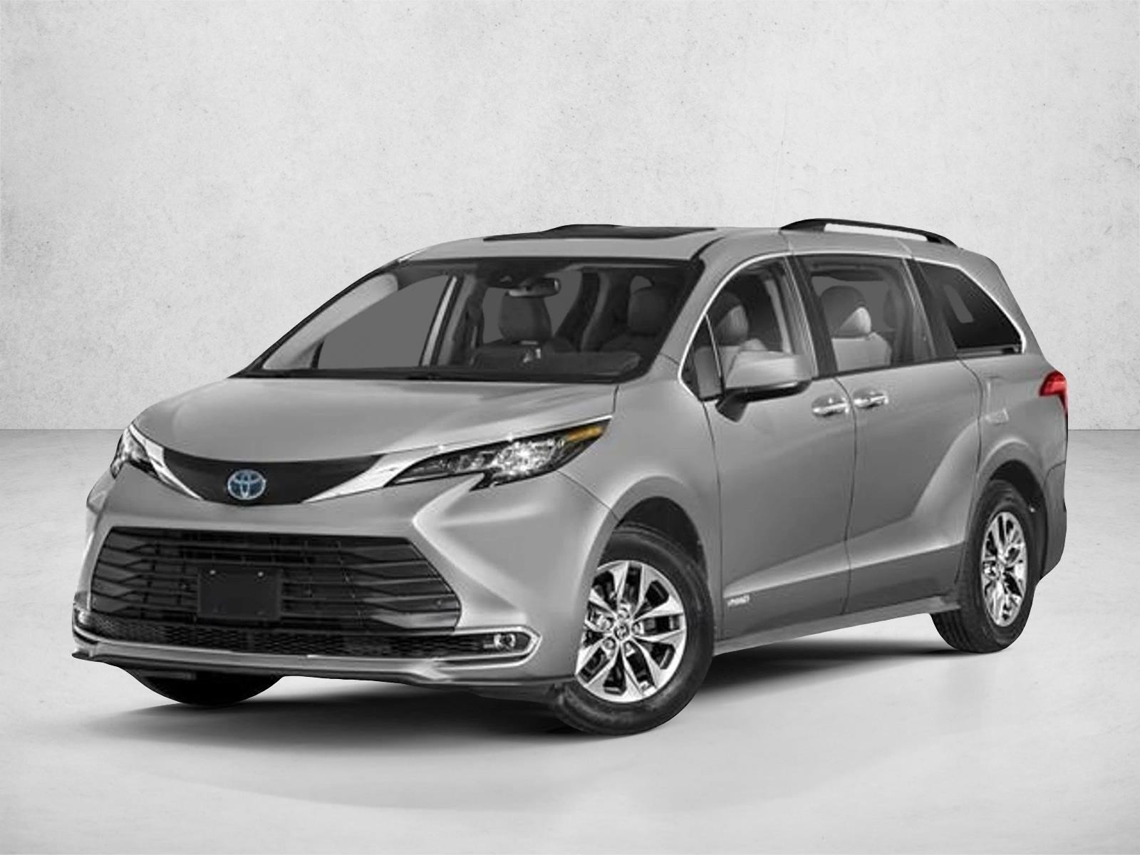 2024 Toyota Sienna XLE's photo