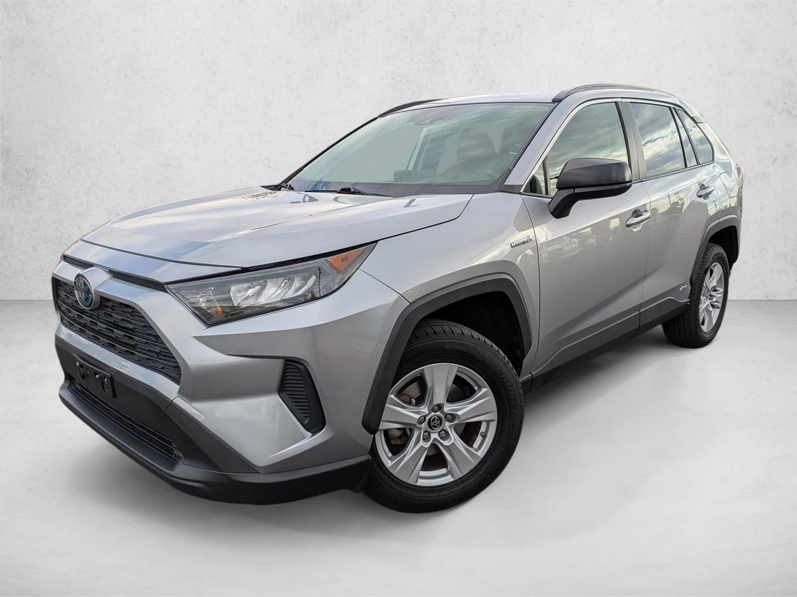 2019 Toyota RAV4 LE's photo