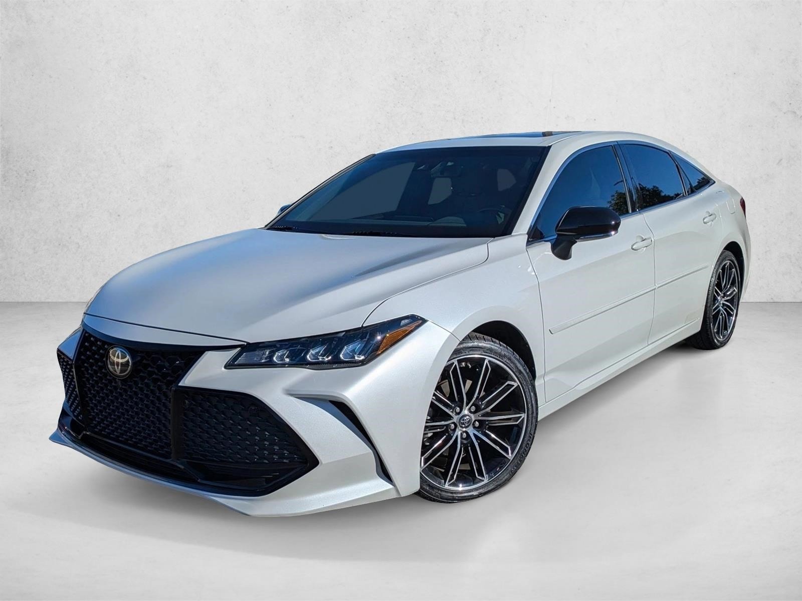 2019 Toyota Avalon XSE's photo