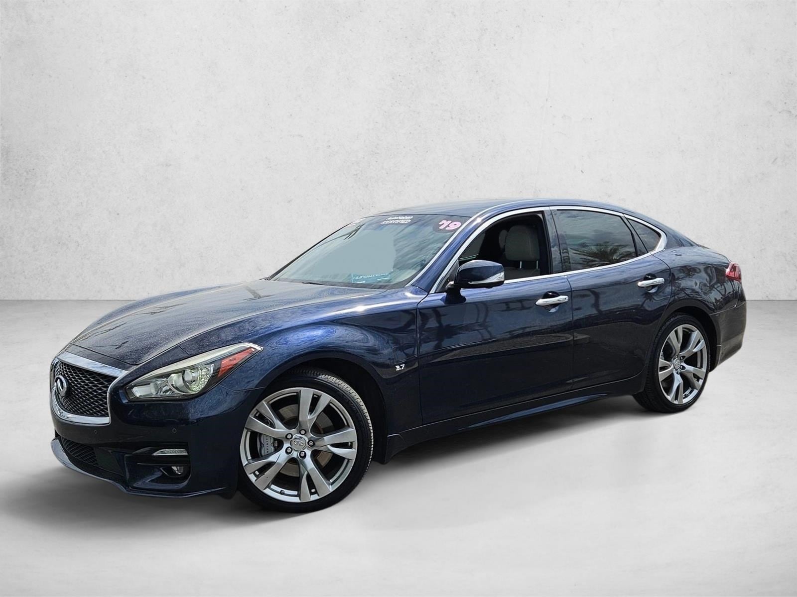 2019 INFINITI Q70 LUXE