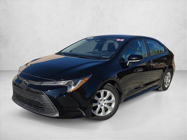 2025 Toyota Corolla LE's photo