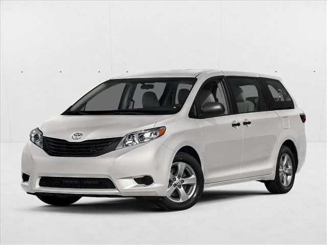 2015 Toyota Sienna LE's photo
