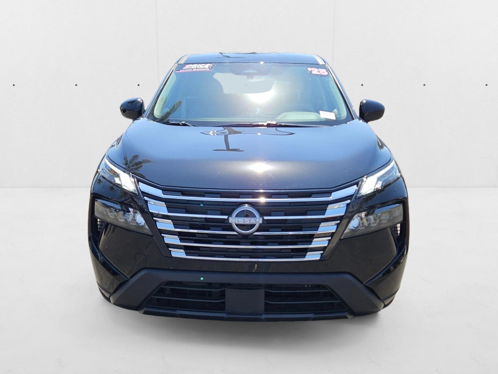 2025 Nissan Rogue SV photo 2