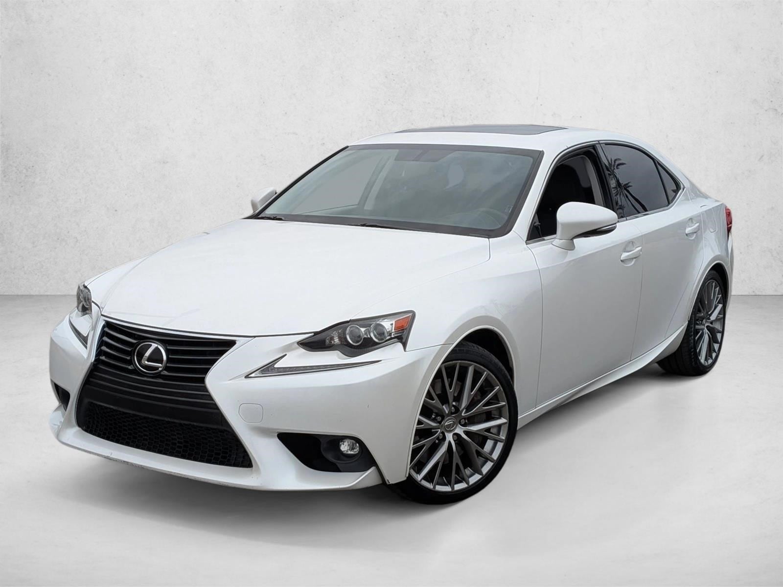 2016 Lexus IS 300's photo