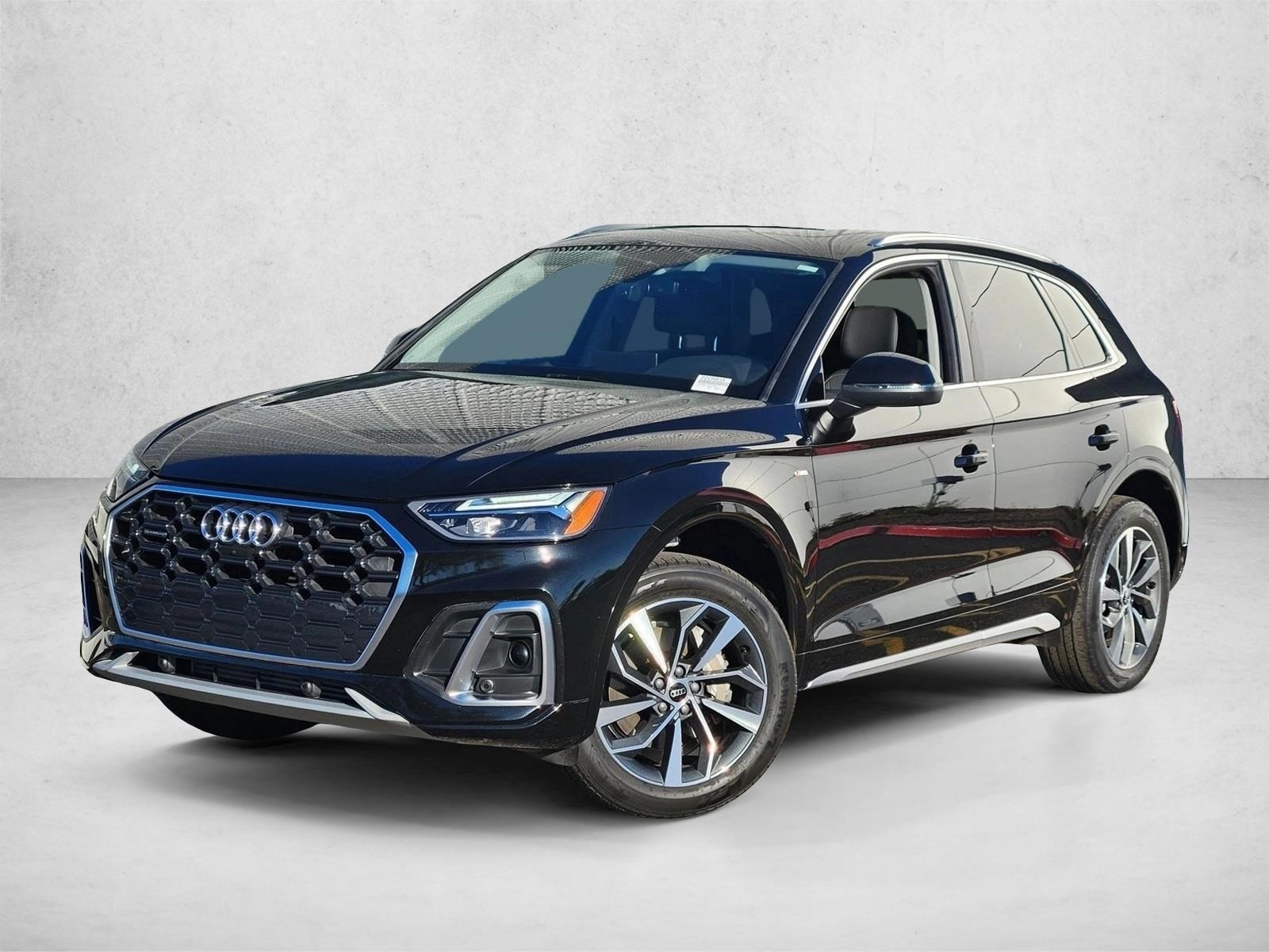 2023 Audi Q5 Premium Plus's photo