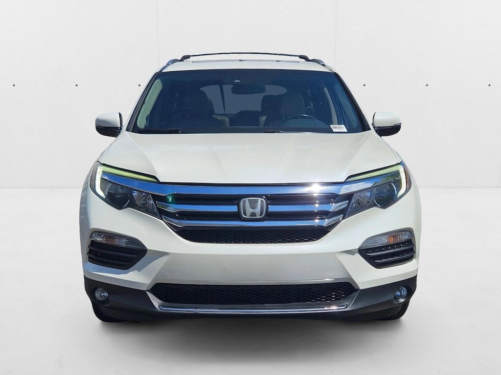 2017 Honda Pilot Elite photo 2