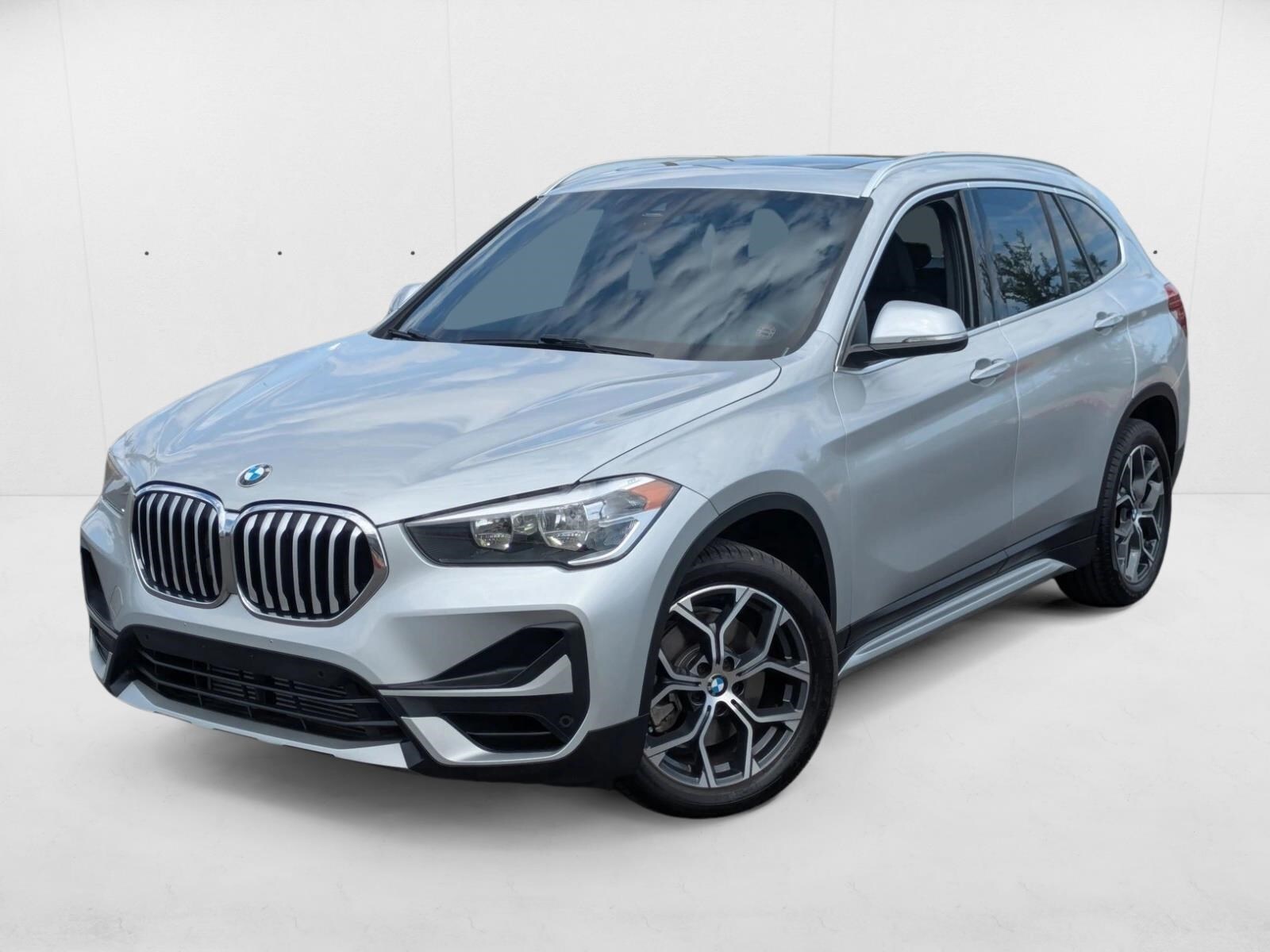 2021 BMW X1 28i's photo