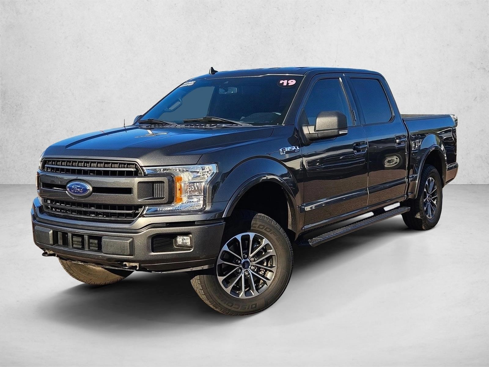 2019 Ford F-150 XLT's photo