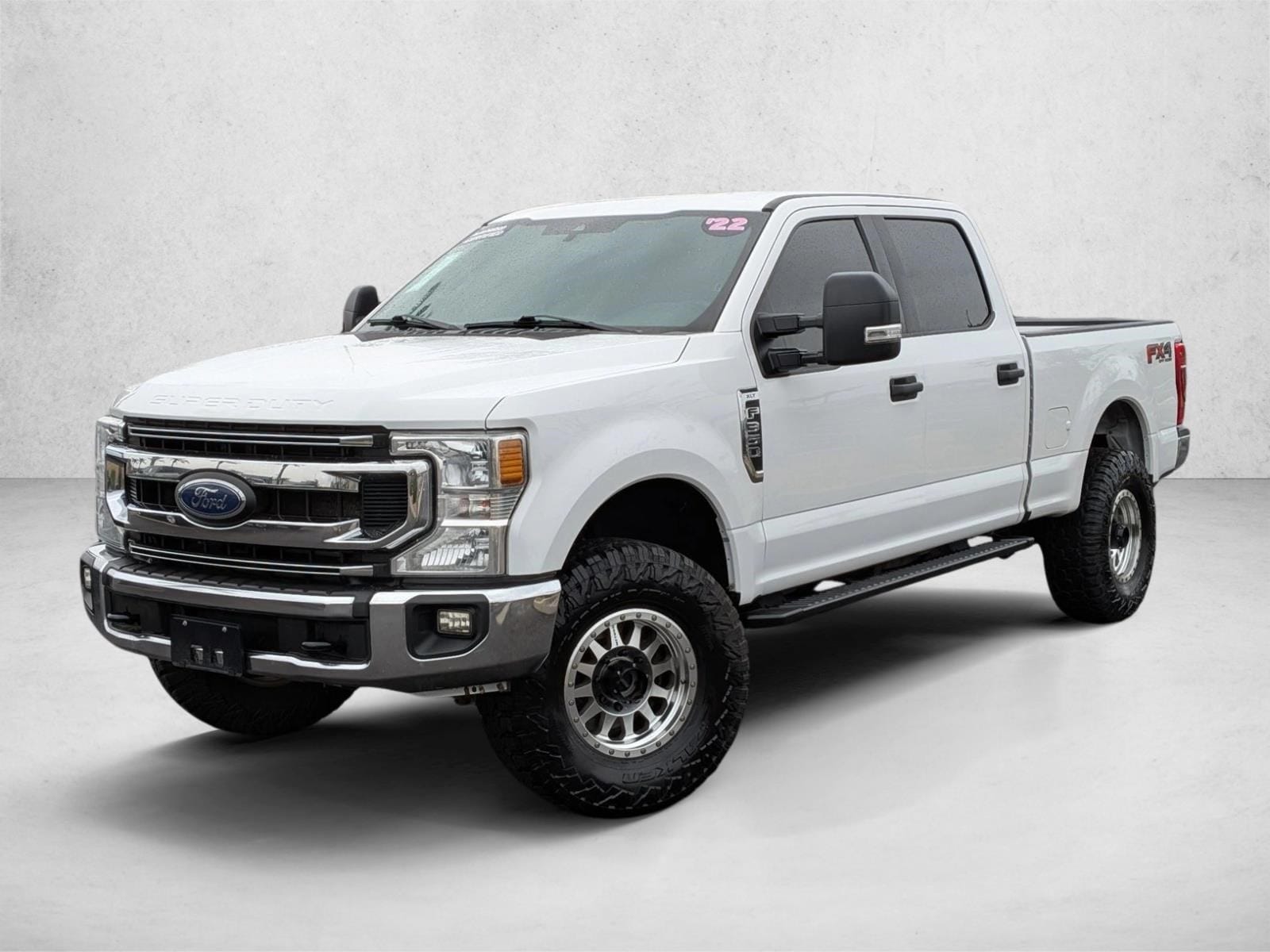 2022 Ford F-350 Super Duty XLT's photo