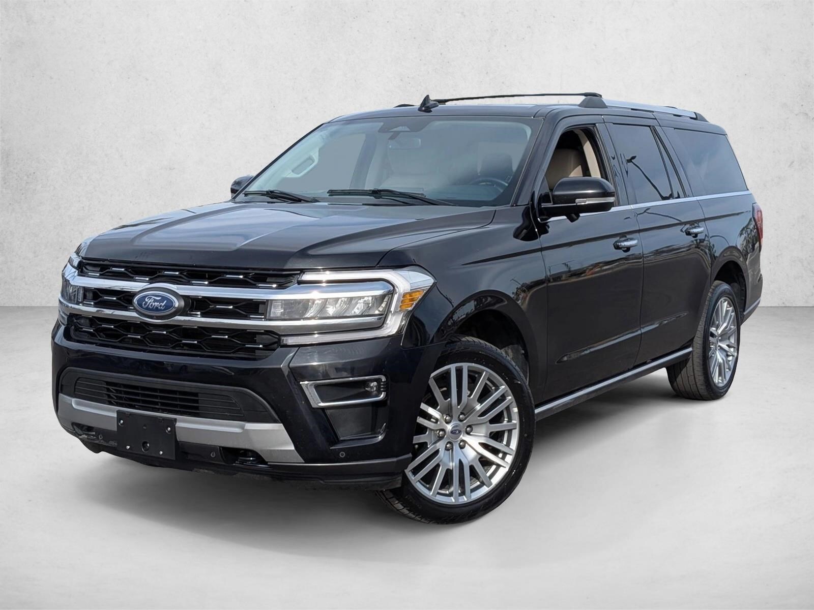 2023 Ford Expedition Limited's photo